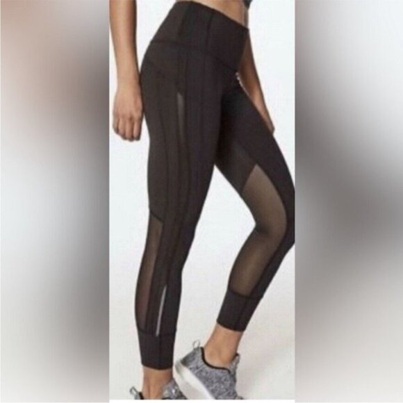 lululemon athletica Pants - Lululemon Black HIT IT Cropped Leggings T60416 Size 4 High Waisted Pocket, Jelly